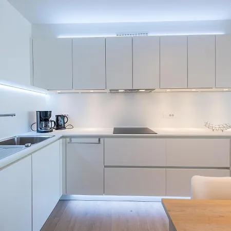 Modern On The Seafront * ميدل كيرك