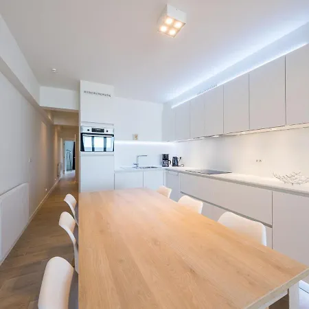 Апартаменты Modern On The Seafront *