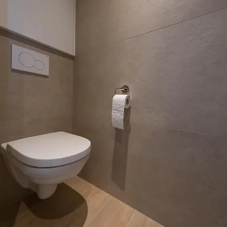 Modern On The Seafront * ميدل كيرك